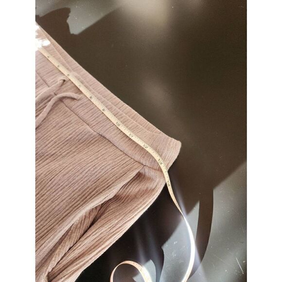 GILI NWT 2 piece set oatmeal color size small - Picture 6 of 9